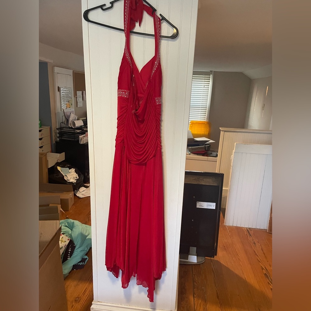 Red dress - Picture 2 of 3